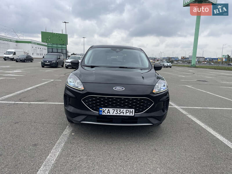 Позашляховик / Кросовер Ford Escape 2022 в 