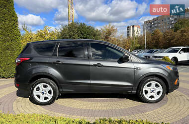 Внедорожник / Кроссовер Ford Escape 2018 в 