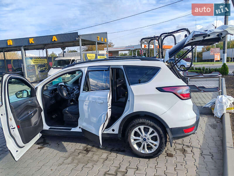 Внедорожник / Кроссовер Ford Escape 2018 в Ладыжине