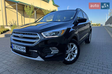 Внедорожник / Кроссовер Ford Escape 2017 в Луцке