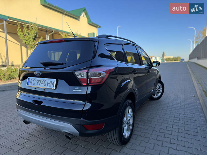 Внедорожник / Кроссовер Ford Escape 2017 в Луцке