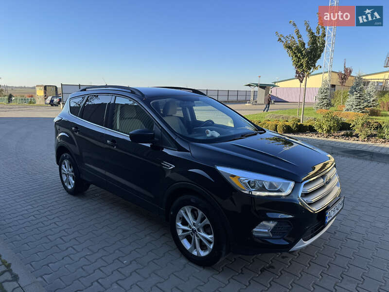 Внедорожник / Кроссовер Ford Escape 2017 в Луцке