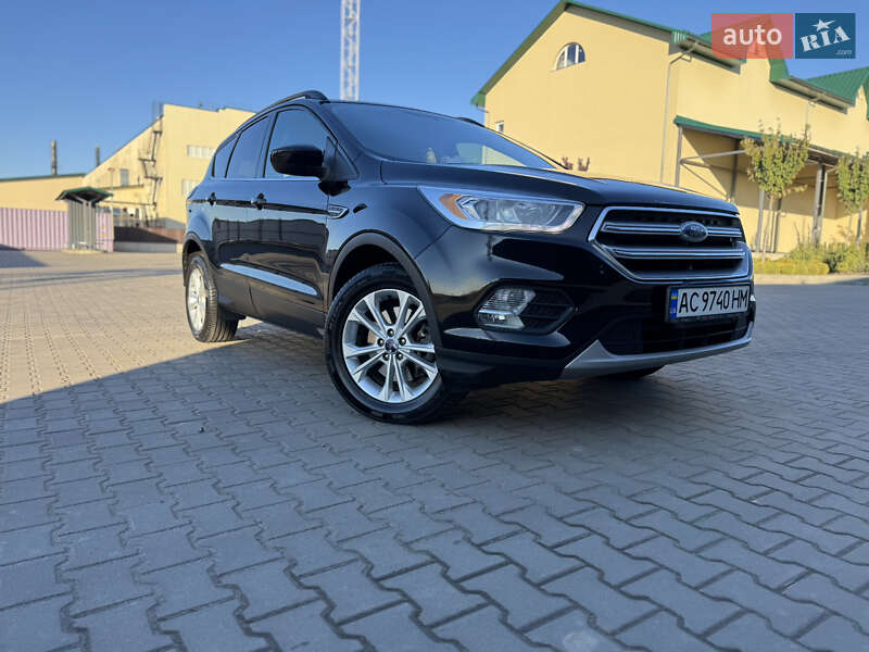 Внедорожник / Кроссовер Ford Escape 2017 в Луцке