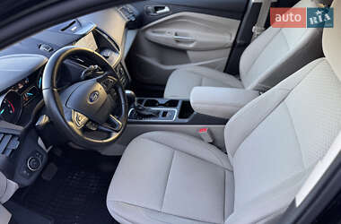 Позашляховик / Кросовер Ford Escape 2017 в  фото 45 Позашляховик / Кросовер Ford Escape 2017 в
