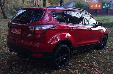 Позашляховик / Кросовер Ford Escape 2017 в 