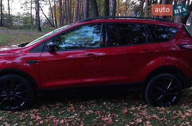 Позашляховик / Кросовер Ford Escape 2017 в 