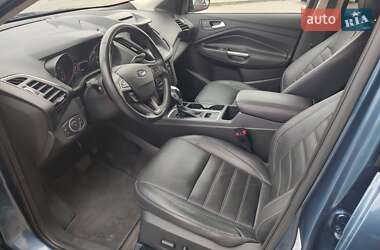 Внедорожник / Кроссовер Ford Escape 2018 в 