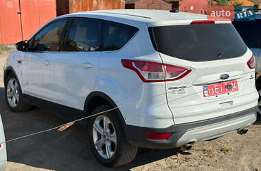 Позашляховик / Кросовер Ford Escape 2016 в 