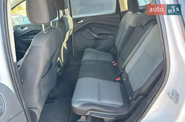 Позашляховик / Кросовер Ford Escape 2016 в 