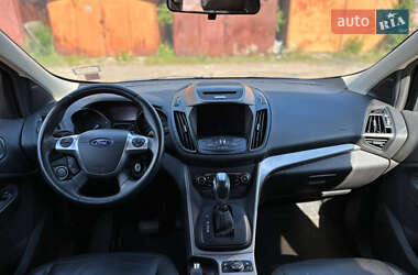 Внедорожник / Кроссовер Ford Escape 2015 в 