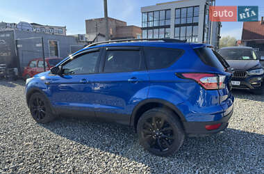 Внедорожник / Кроссовер Ford Escape 2016 в 