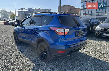 Внедорожник / Кроссовер Ford Escape 2016 в 