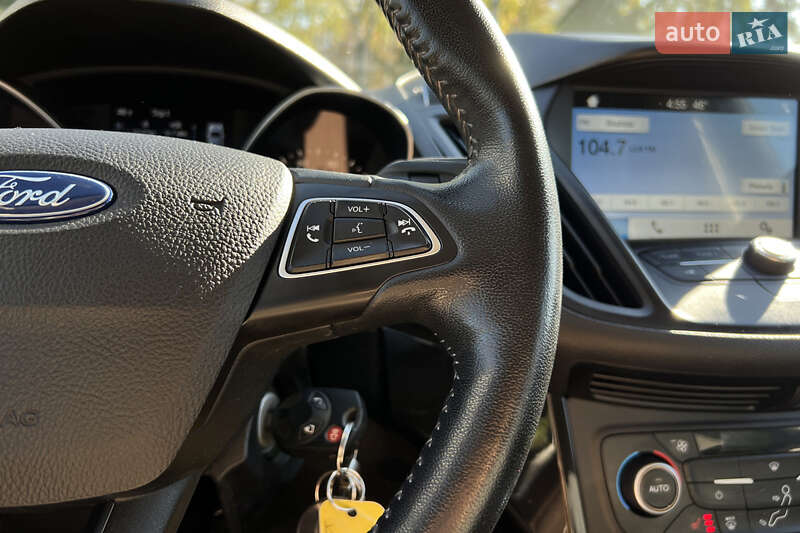 Внедорожник / Кроссовер Ford Escape 2018 в Львове