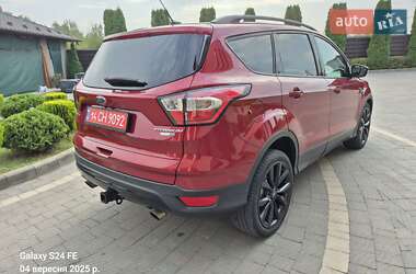 Внедорожник / Кроссовер Ford Escape 2016 в 