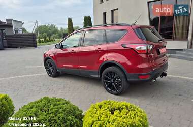 Внедорожник / Кроссовер Ford Escape 2016 в 