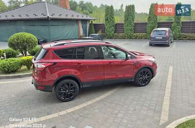 Внедорожник / Кроссовер Ford Escape 2016 в 