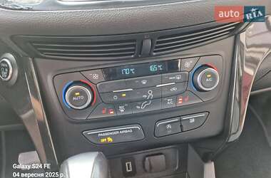 Внедорожник / Кроссовер Ford Escape 2016 в 