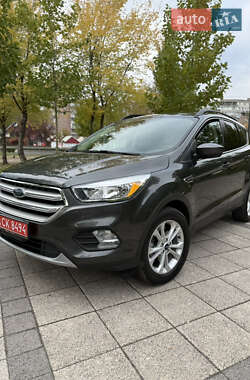 Внедорожник / Кроссовер Ford Escape 2018 в Днепре