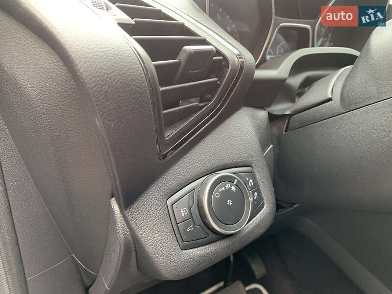 Внедорожник / Кроссовер Ford Escape 2018 в Киеве