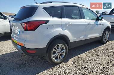 Позашляховик / Кросовер Ford Escape 2019 в  фото 3 Позашляховик / Кросовер Ford Escape 2019 в