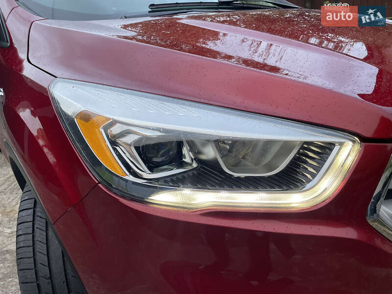 Внедорожник / Кроссовер Ford Escape 2019 в Львове