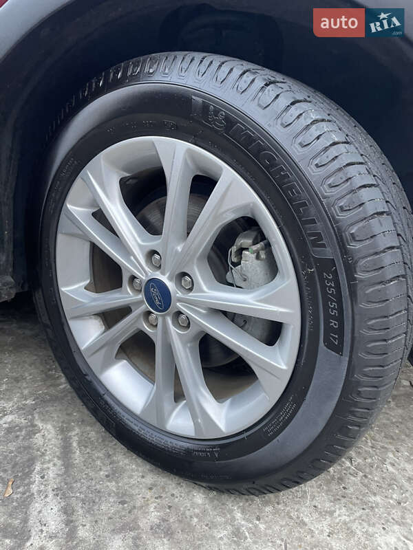 Внедорожник / Кроссовер Ford Escape 2019 в Львове
