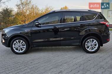 Внедорожник / Кроссовер Ford Escape 2017 в 