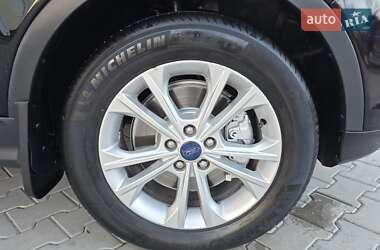 Внедорожник / Кроссовер Ford Escape 2017 в 