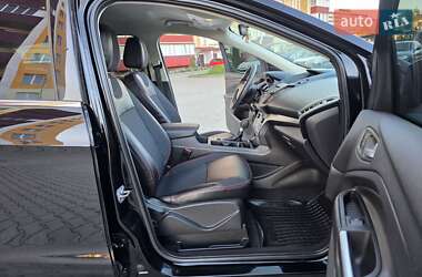Внедорожник / Кроссовер Ford Escape 2017 в 
