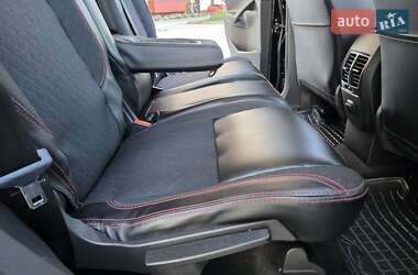 Внедорожник / Кроссовер Ford Escape 2017 в 