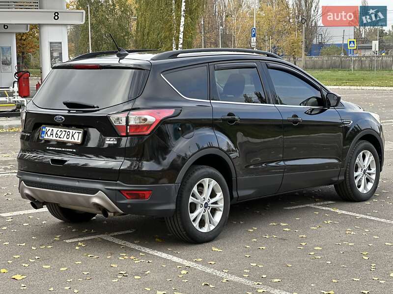 Внедорожник / Кроссовер Ford Escape 2017 в Киеве