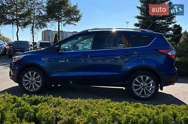 Позашляховик / Кросовер Ford Escape 2017 в  фото 4 Позашляховик / Кросовер Ford Escape 2017 в