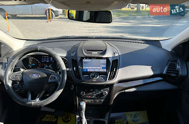 Позашляховик / Кросовер Ford Escape 2017 в  фото 13 Позашляховик / Кросовер Ford Escape 2017 в