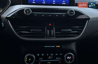Позашляховик / Кросовер Ford Escape 2019 в  фото 28 Позашляховик / Кросовер Ford Escape 2019 в