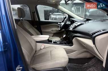 Внедорожник / Кроссовер Ford Escape 2018 в 
