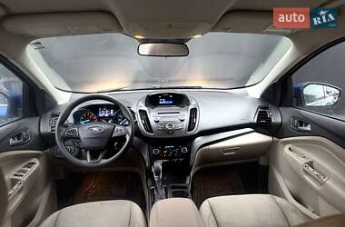 Внедорожник / Кроссовер Ford Escape 2018 в 