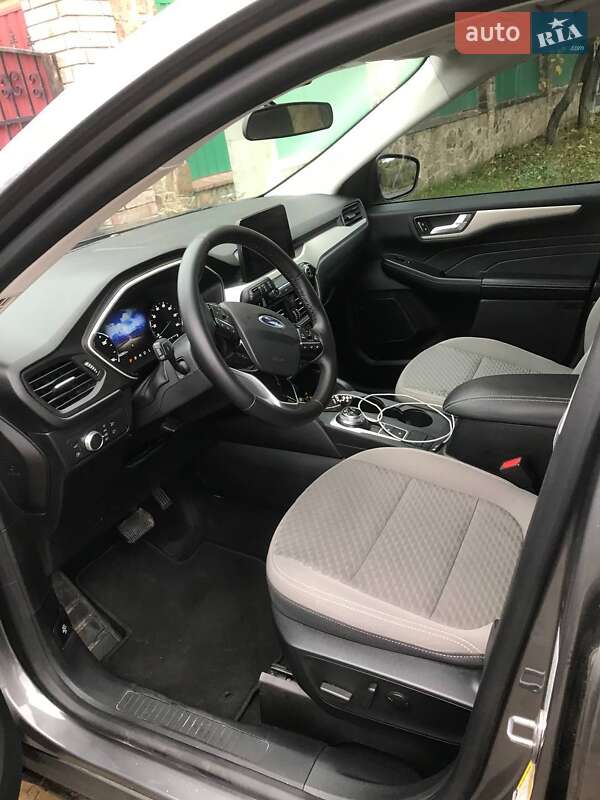 Внедорожник / Кроссовер Ford Escape 2021 в Киеве