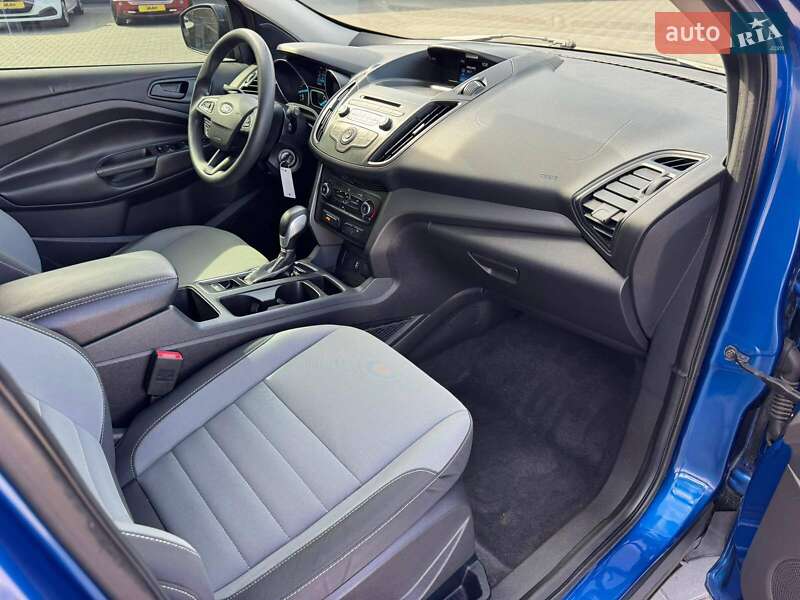 Внедорожник / Кроссовер Ford Escape 2016 в Кременчуге