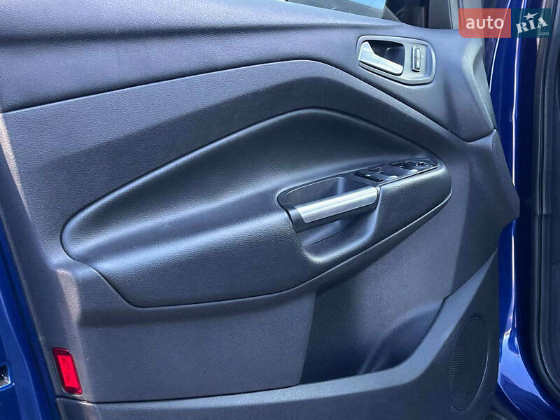 Позашляховик / Кросовер Ford Escape 2015 в Львові фото 29 Позашляховик / Кросовер Ford Escape 2015 в Львові