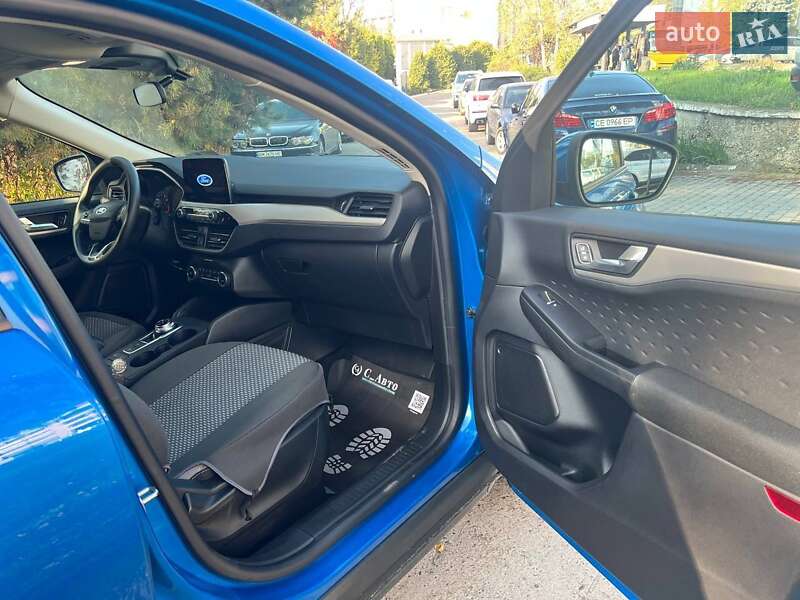 Позашляховик / Кросовер Ford Escape 2020 в Чернівцях