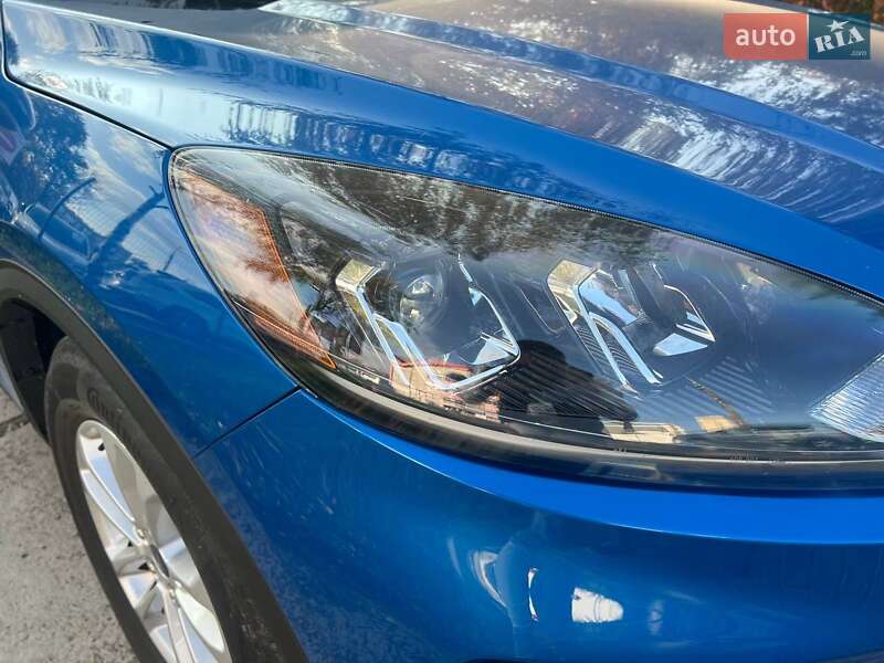 Позашляховик / Кросовер Ford Escape 2020 в Чернівцях