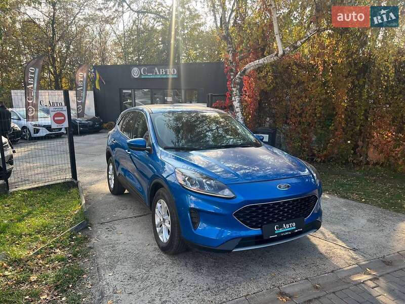 Позашляховик / Кросовер Ford Escape 2020 в Чернівцях