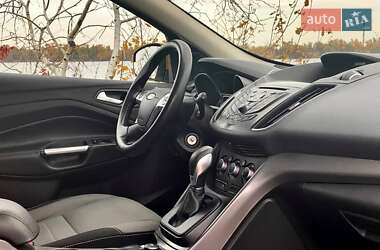 Позашляховик / Кросовер Ford Escape 2015 в 