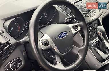 Позашляховик / Кросовер Ford Escape 2015 в 