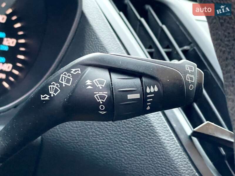 Внедорожник / Кроссовер Ford Escape 2015 в Киеве