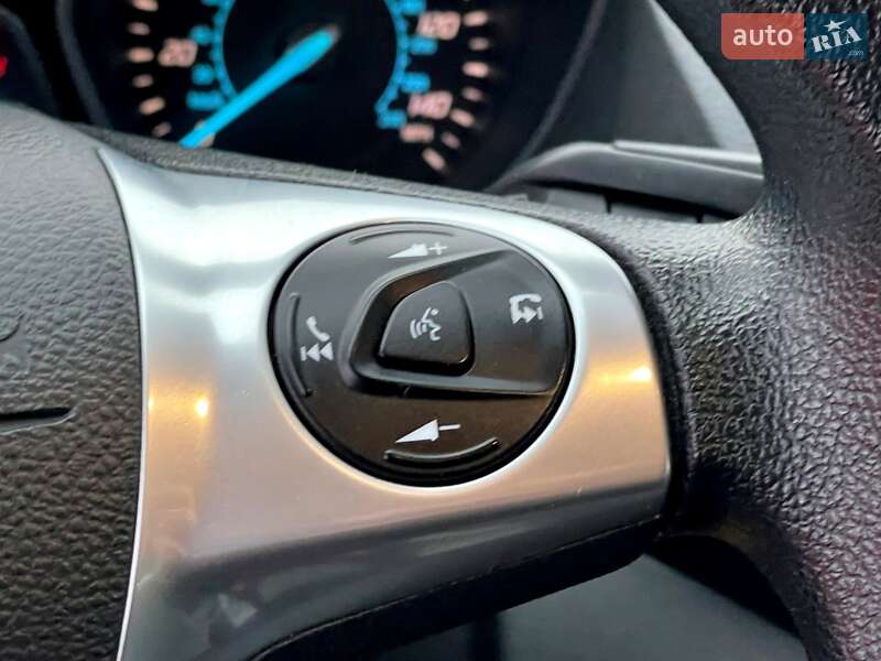 Внедорожник / Кроссовер Ford Escape 2015 в Киеве
