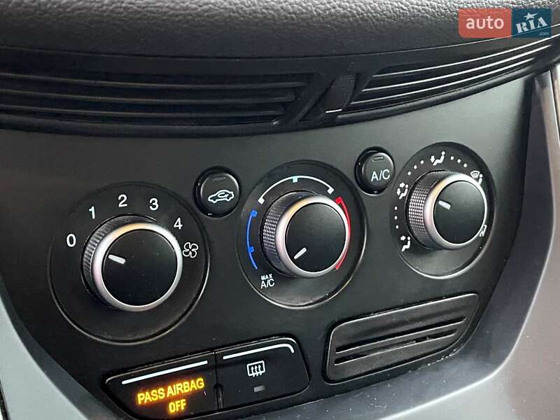 Внедорожник / Кроссовер Ford Escape 2015 в Киеве