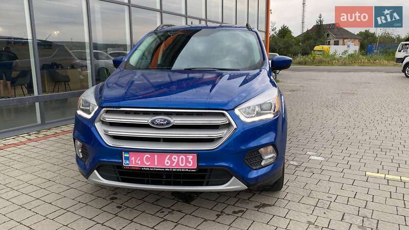 Позашляховик / Кросовер Ford Escape 2017 в Ужгороді