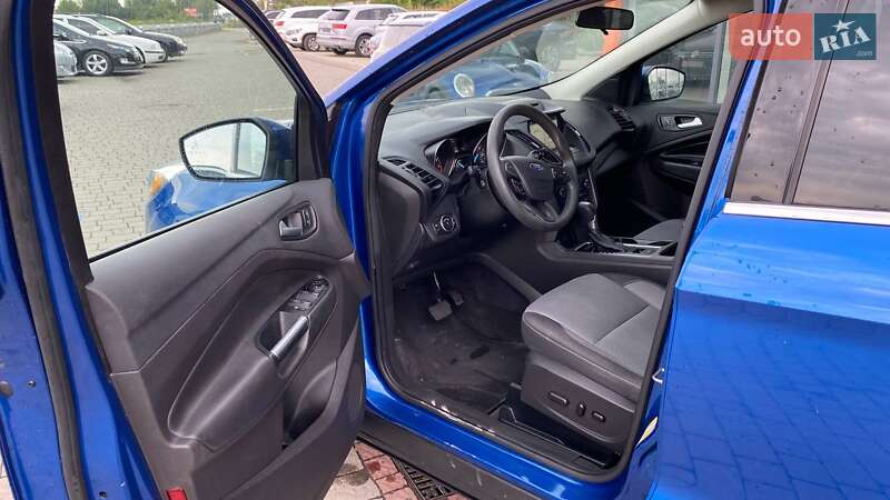 Позашляховик / Кросовер Ford Escape 2017 в Ужгороді