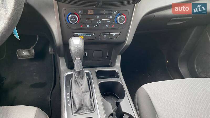Позашляховик / Кросовер Ford Escape 2017 в Ужгороді